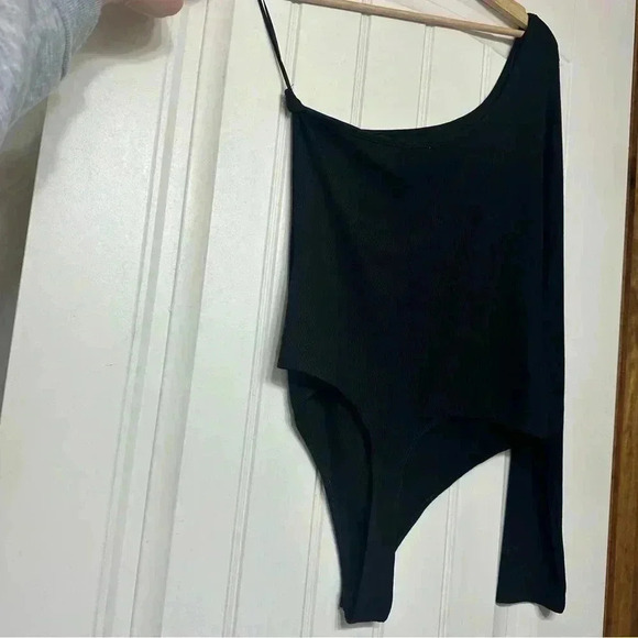Women’s Le Lis One Shoulder Ribbed Long Sleeve Black Button Snap Body Suit Large - Picture 5 of 7